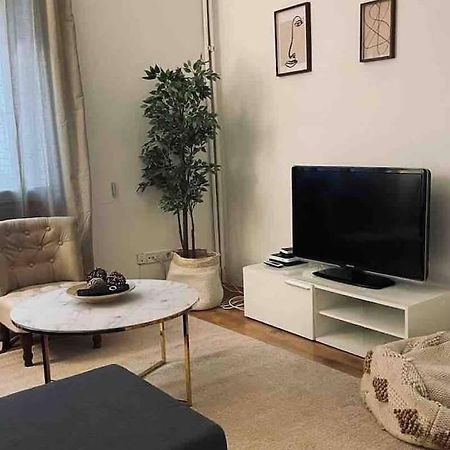 Excelente Piso De 3 Habitaciones En La Latina Madrid Exteriér fotografie
